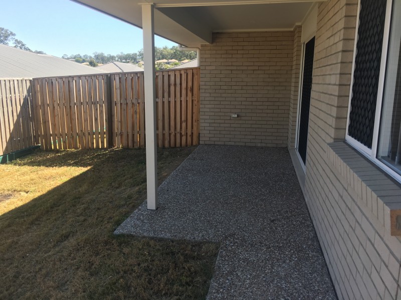 2/7 Melville Drive, Brassall QLD 4305