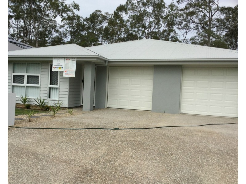 2/3 Kains Avenue, Brassall QLD 4305