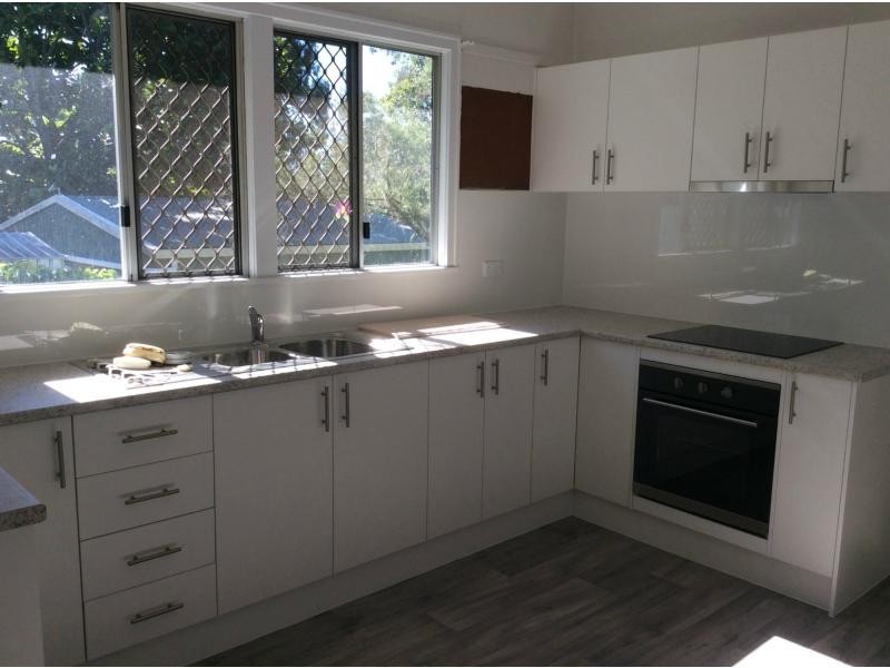 2 Whitehead Street, Eastern Heights QLD 4305