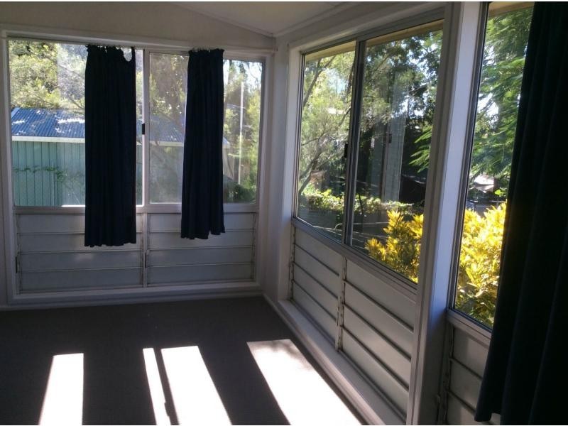2 Whitehead Street, Eastern Heights QLD 4305