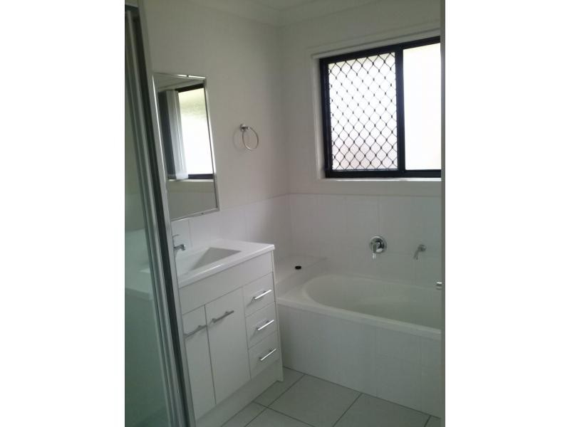 12 Brightwood Place, Fernvale QLD 4306