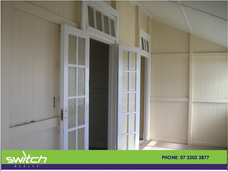 31 Brisbane Road, Newtown QLD 4305