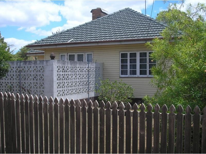 One Mile QLD 4305