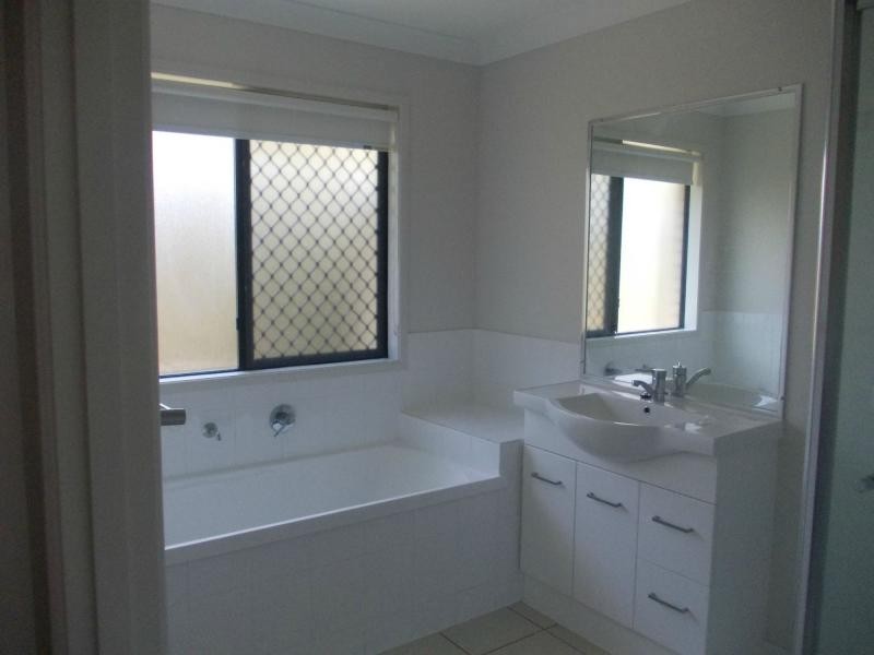 One Mile QLD 4305