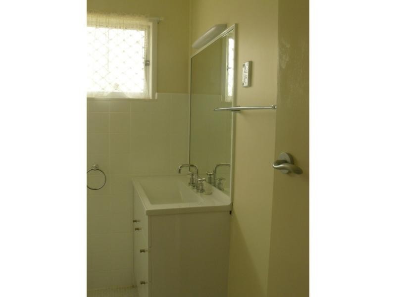 Silkstone QLD 4304