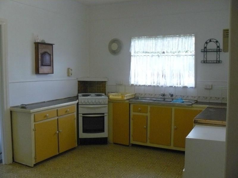 One Mile QLD 4305