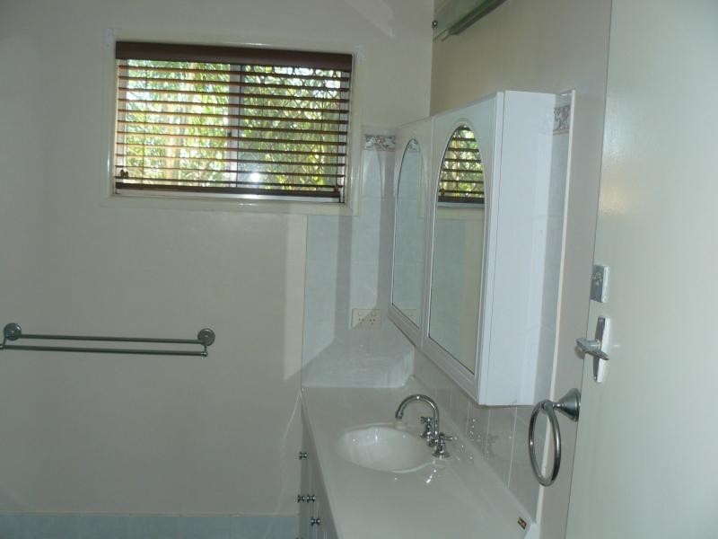 Flinders View QLD 4305