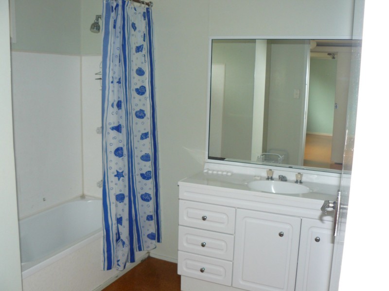 59 Brisbane Road, Newtown QLD 4305