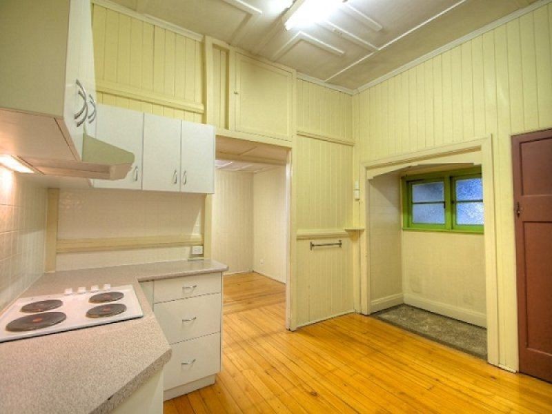 89 Brisbane Road, Newtown QLD 4305