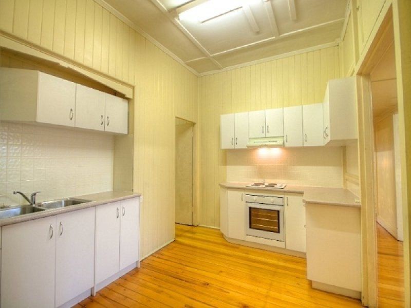 89 Brisbane Road, Newtown QLD 4305