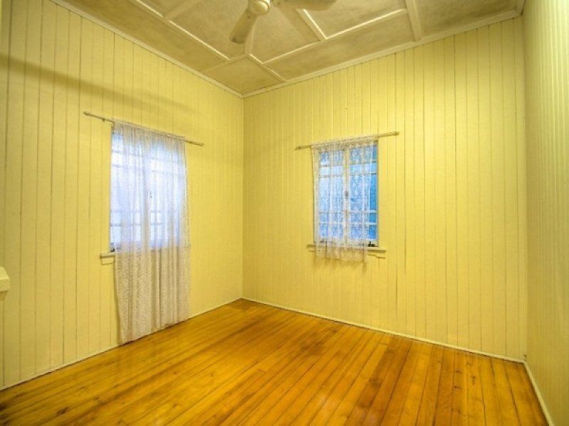 89 Brisbane Road, Newtown QLD 4305
