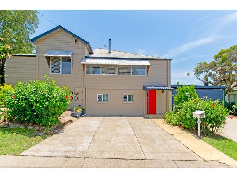 8 Pryde Street, Woodend QLD 4305