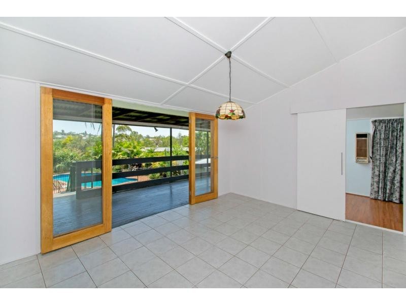 8 Pryde Street, Woodend QLD 4305