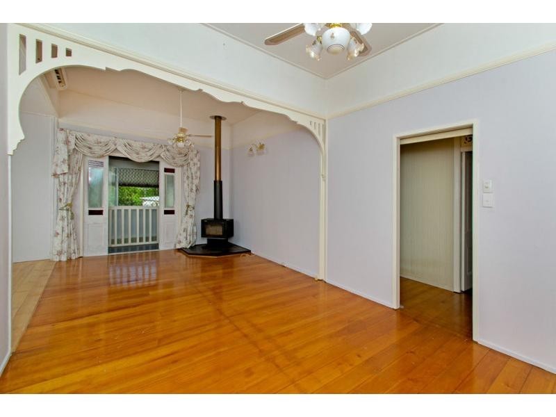 8 Pryde Street, Woodend QLD 4305