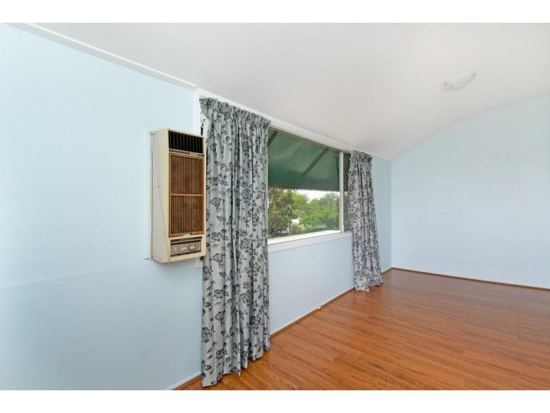 8 Pryde Street, Woodend QLD 4305
