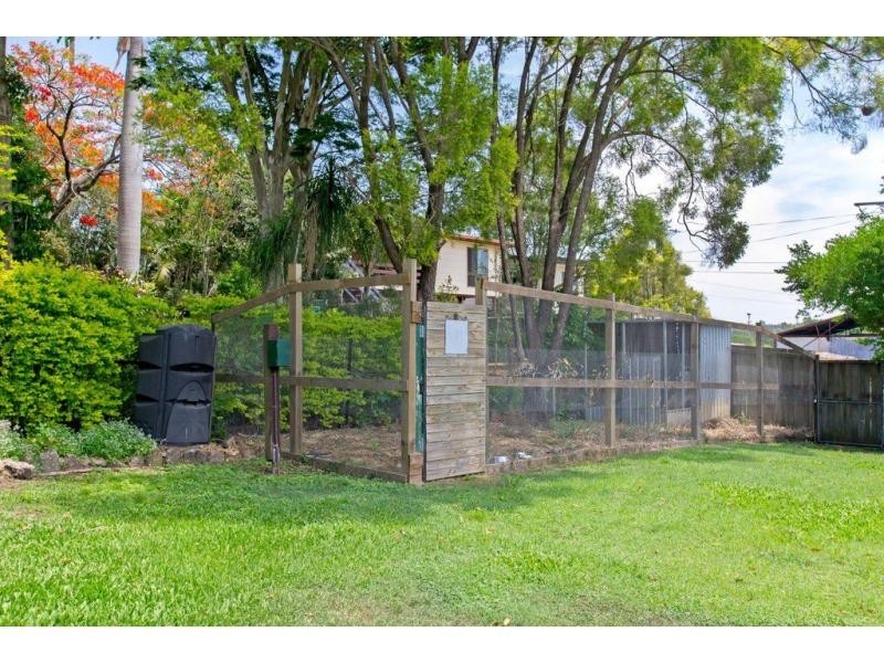 8 Pryde Street, Woodend QLD 4305