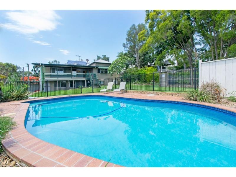 8 Pryde Street, Woodend QLD 4305