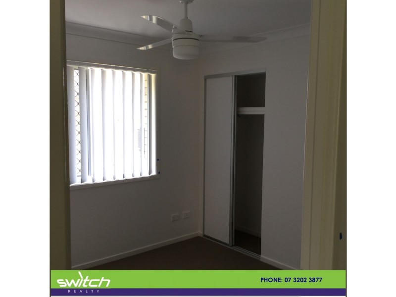 1/42 Waterfern Way, Ripley QLD 4306