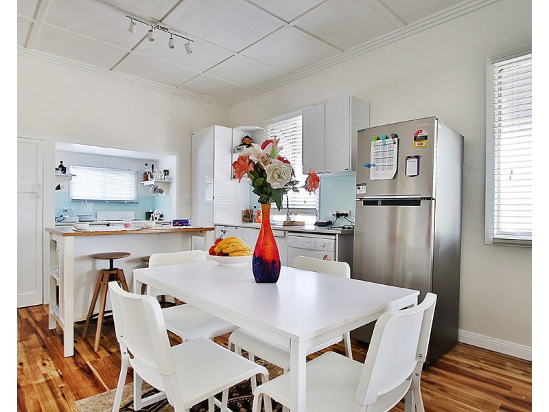 22 Briggs Rd, Eastern Heights QLD 4305