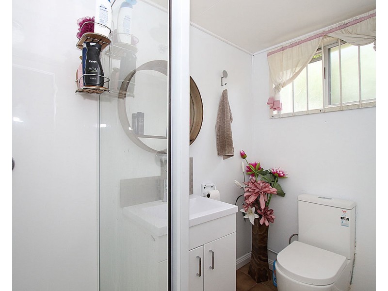 22 Briggs Rd, Eastern Heights QLD 4305