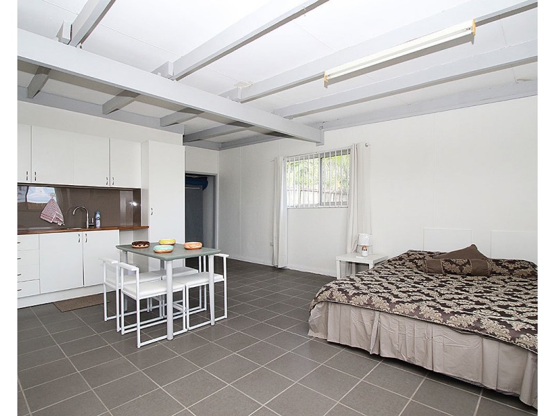 22 Briggs Rd, Eastern Heights QLD 4305