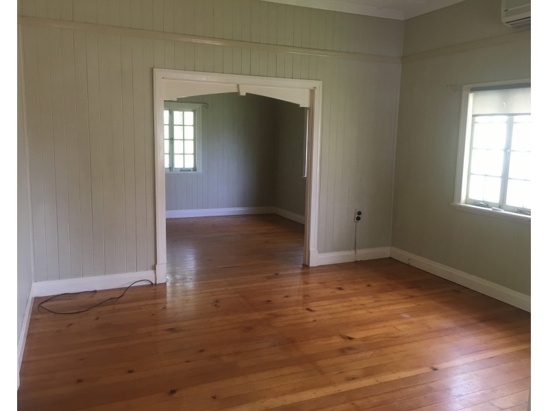 13 Salisbury Rd, Ipswich QLD 4305