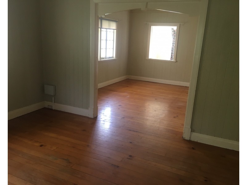 13 Salisbury Rd, Ipswich QLD 4305