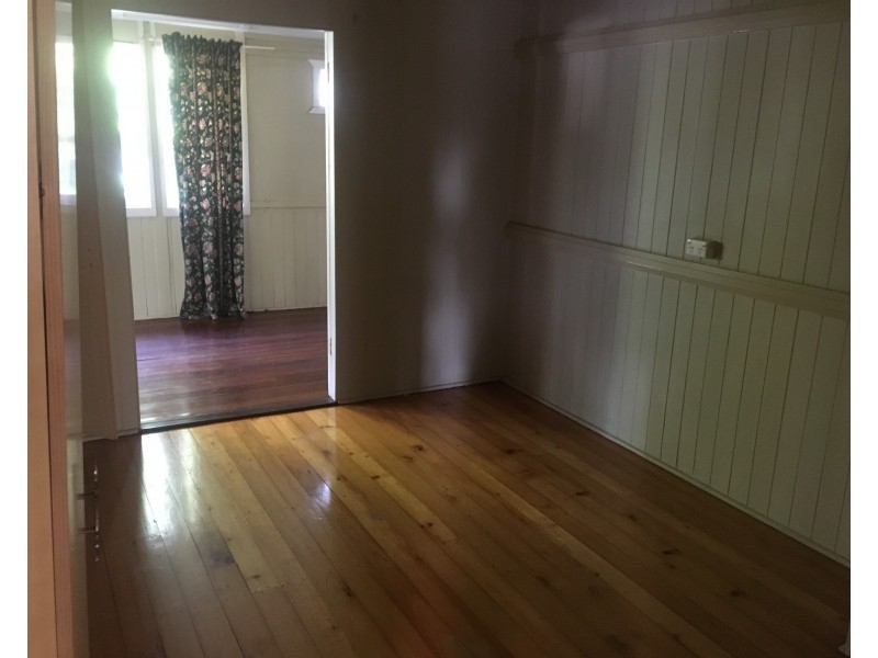 13 Salisbury Rd, Ipswich QLD 4305