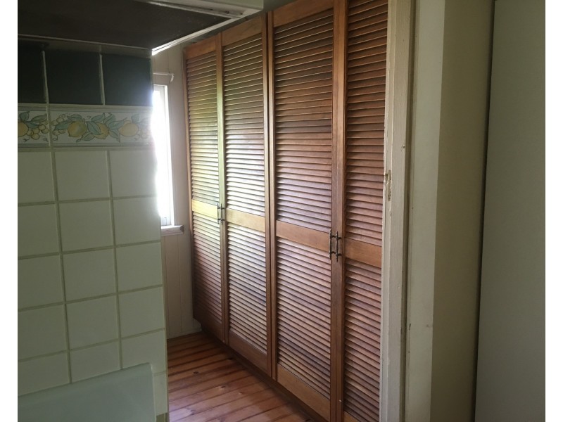 13 Salisbury Rd, Ipswich QLD 4305