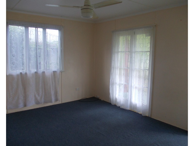 120 Robertson Rd, Eastern Heights QLD 4305
