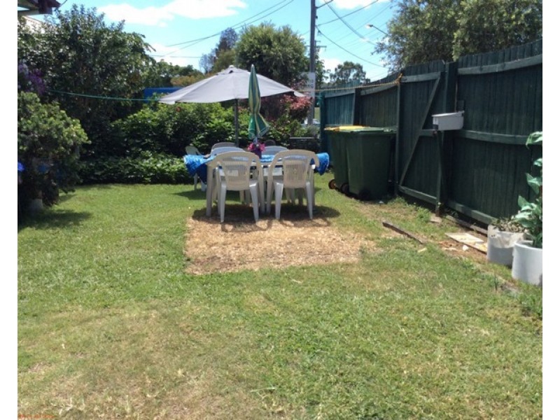 120 Robertson Rd, Eastern Heights QLD 4305