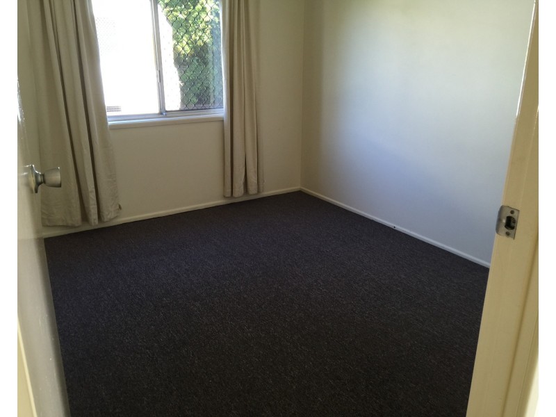 22 Dudleigh St, Booval QLD 4304
