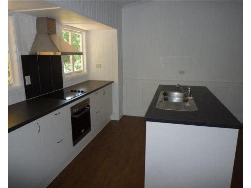 3 Power St, North Ipswich QLD 4305