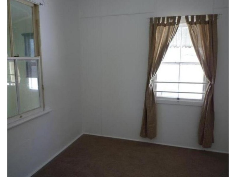 3 Power St, North Ipswich QLD 4305