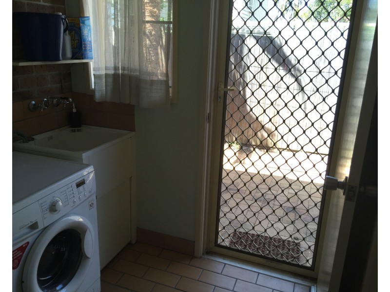 2/43 South Station Rd, Booval QLD 4304