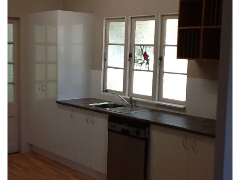 8 Millen Street, Churchill QLD 4305