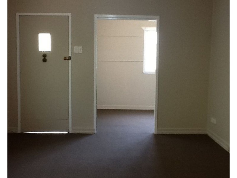 8 Millen Street, Churchill QLD 4305