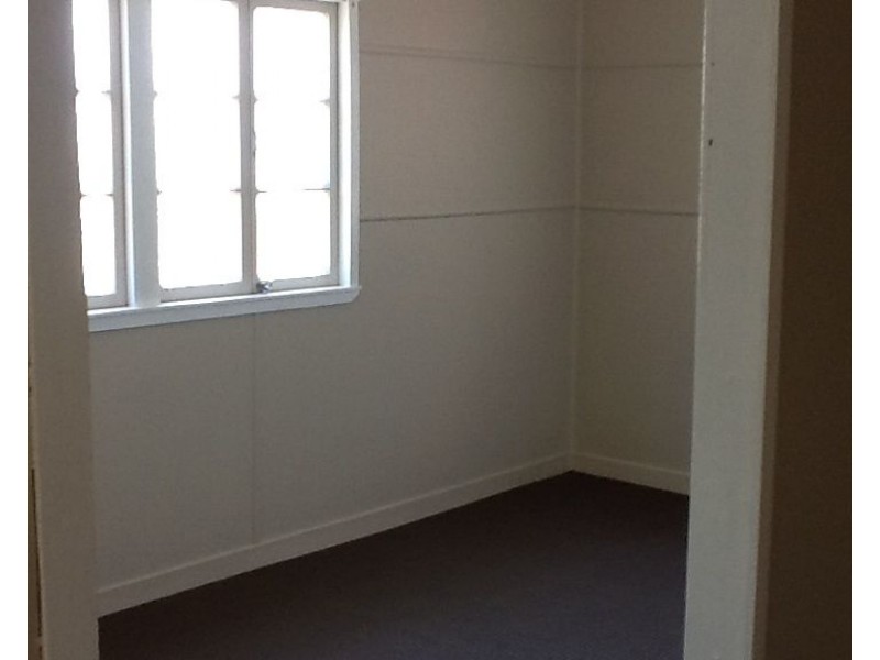 8 Millen Street, Churchill QLD 4305