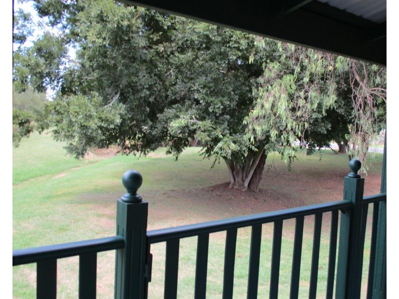 171 Queen St, Marburg QLD 4346