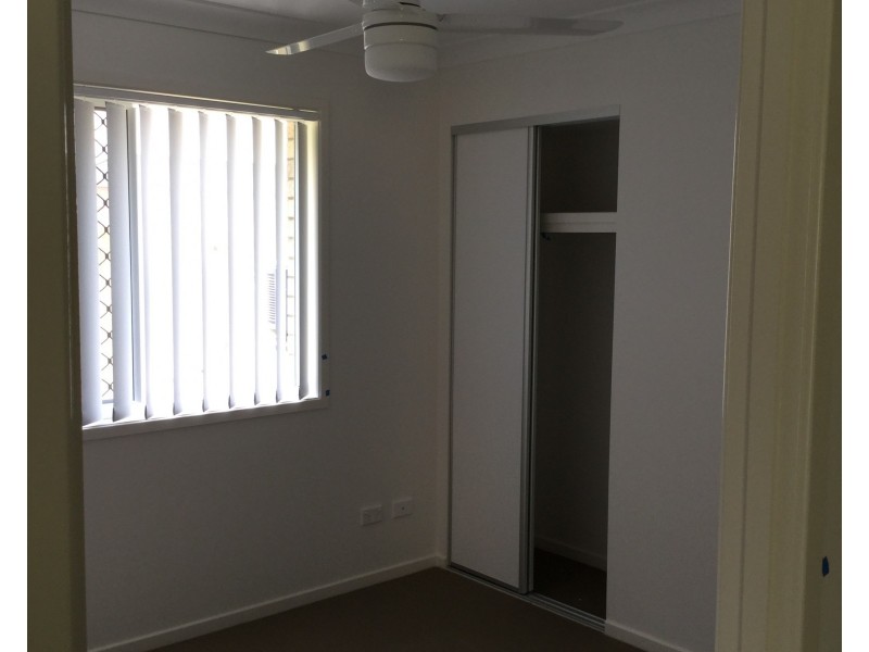 1/42 Waterfern Way, Ripley QLD 4306