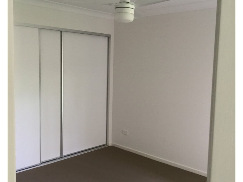 1/42 Waterfern Way, Ripley QLD 4306