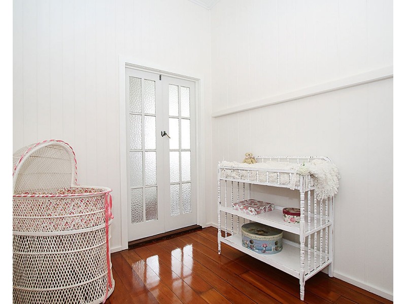 144 Blackstone Rd, Silkstone QLD 4304