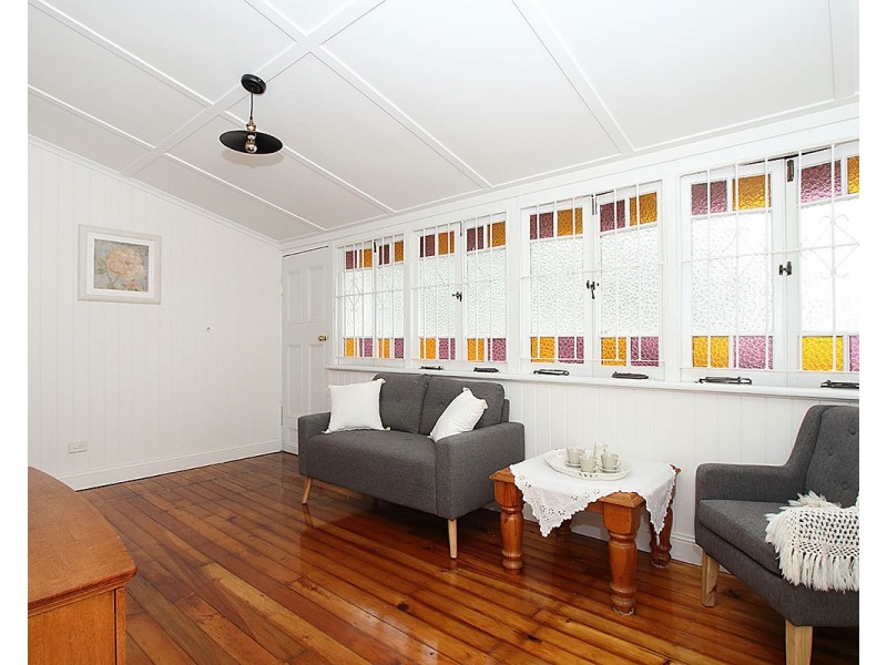 144 Blackstone Rd, Silkstone QLD 4304