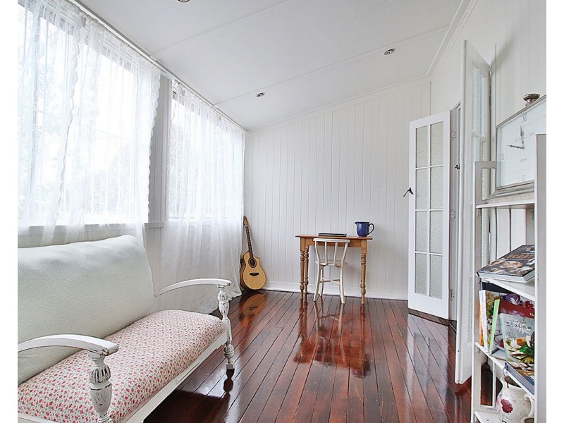 144 Blackstone Rd, Silkstone QLD 4304