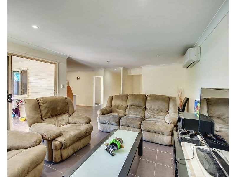27 Barwell St, Brassall QLD 4305