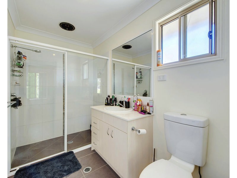 27 Barwell St, Brassall QLD 4305