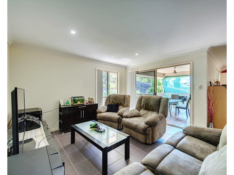 27 Barwell St, Brassall QLD 4305