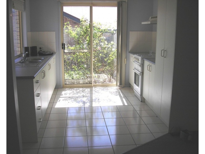 8 Morris Street, Flinders View QLD 4305