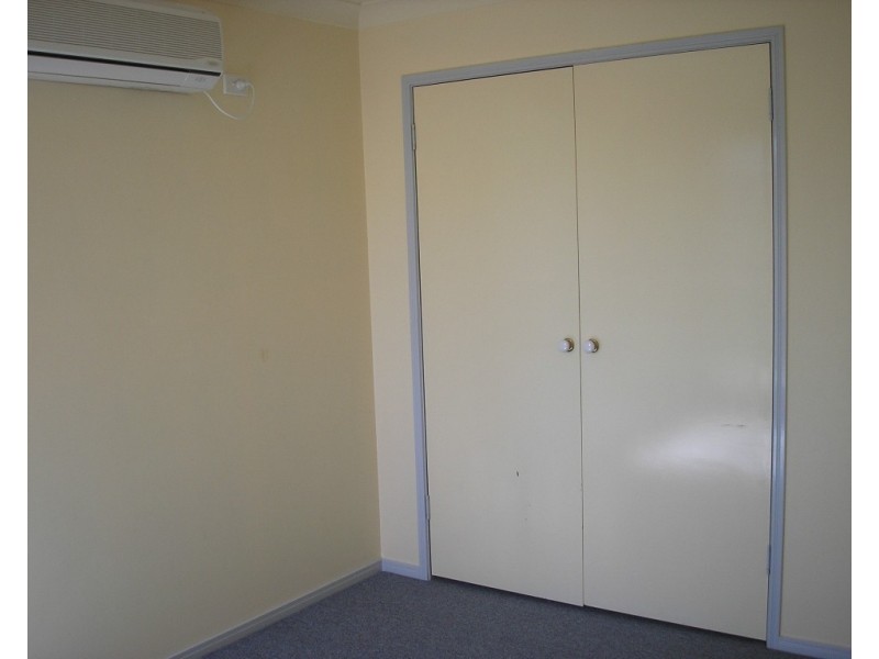 8 Morris Street, Flinders View QLD 4305