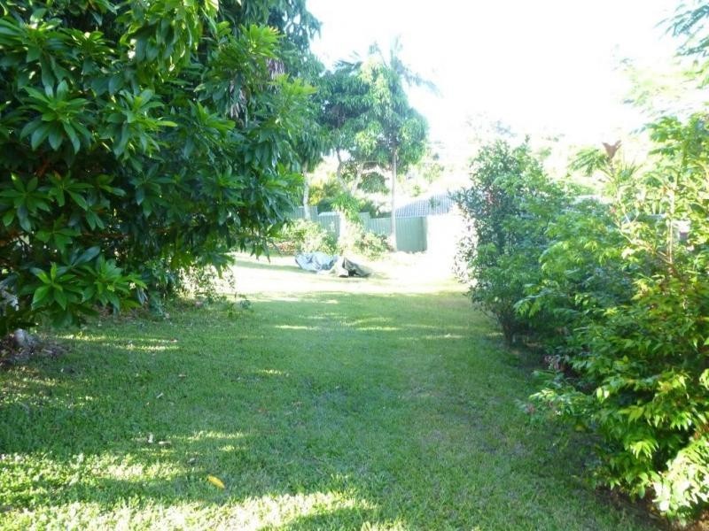 6 Blaxland Road, Nambour QLD 4560